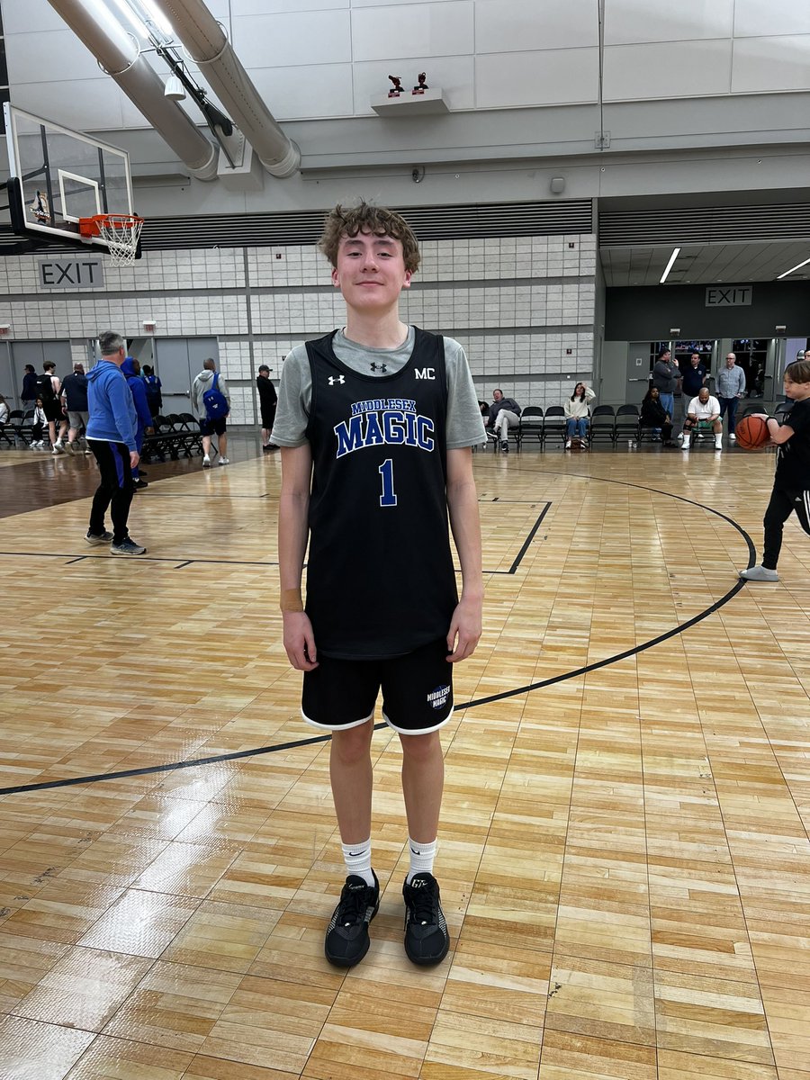 MiddlesexMagic's tweet photo. Nashoba and @MiddlesexMagic 6’2 2029 Jackson Flynn powers 15u Brewer @HGSL_HoopGroup into Final 4 with 28pts (8 3s) in win over Team Iverson ⚪️🔵⚫️ #MagicFamily https://t.co/Aornqeexlq