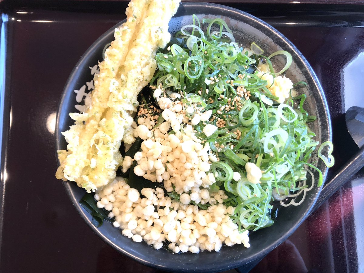 itosizu's tweet photo. 気持ちも体型も緩んできた今日この頃です。
this is a 麺's world（麺類たちの世界）
#はなまるうどん　ワカメうどん&amp;ちく天
#ラーメンショップ◯化　特製ラーメン
#麺場酒場新　淡麗醤油ラーメン
#ほのか　キス天セット（冷やしうどん） https://t.co/CdtTbzXdPz