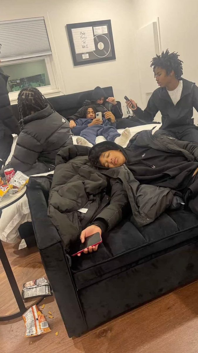 atlbyzy's tweet image. it be nights like this some freak shi happen with the bros…to the grave 🤫
#atl #dl #bate #freaky #lowkey #bbc