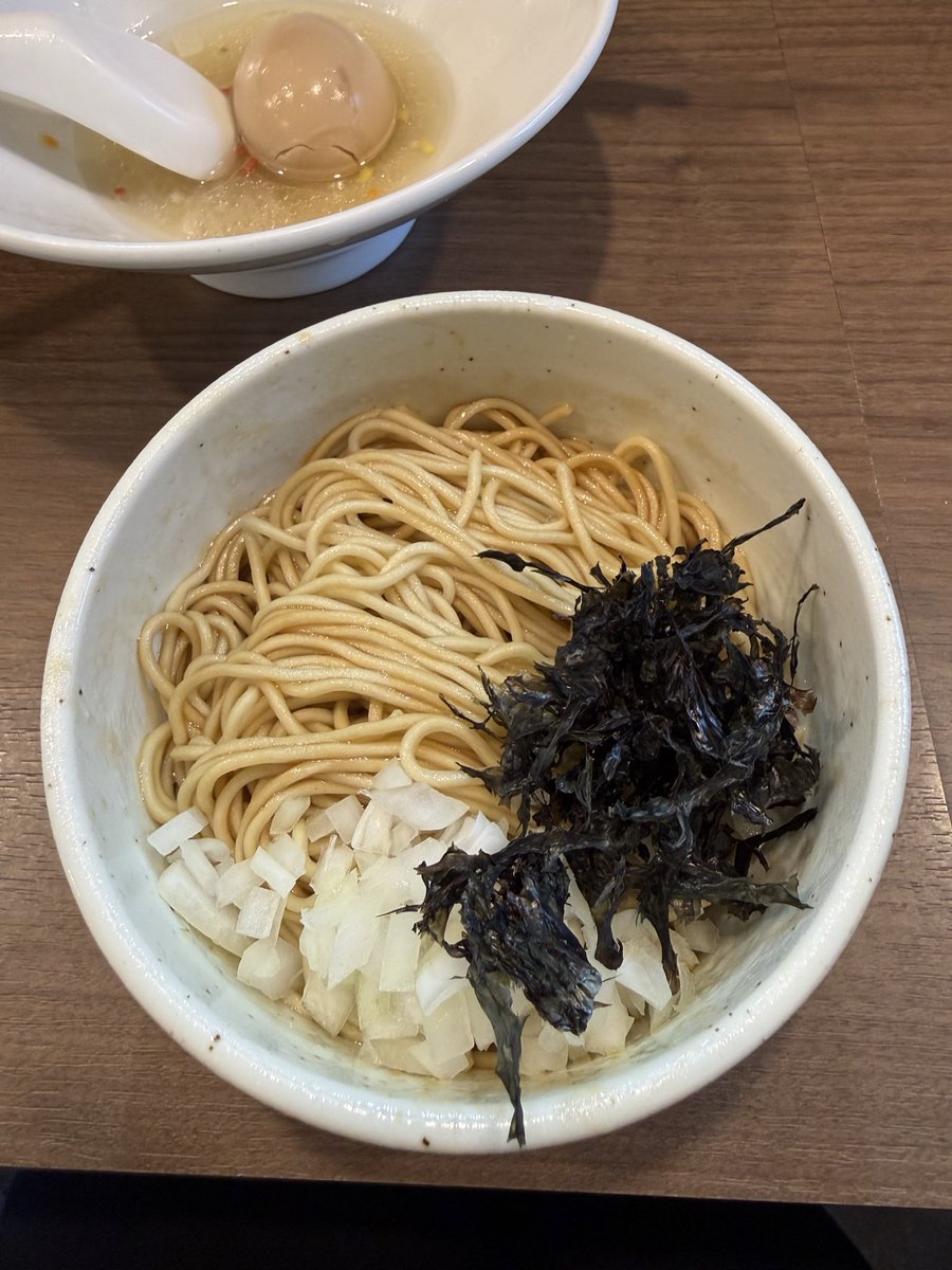 昨日、今日と謝さん1号2号店さんを連続で。はまぐりと鯛のラーメン。美味しかったです。