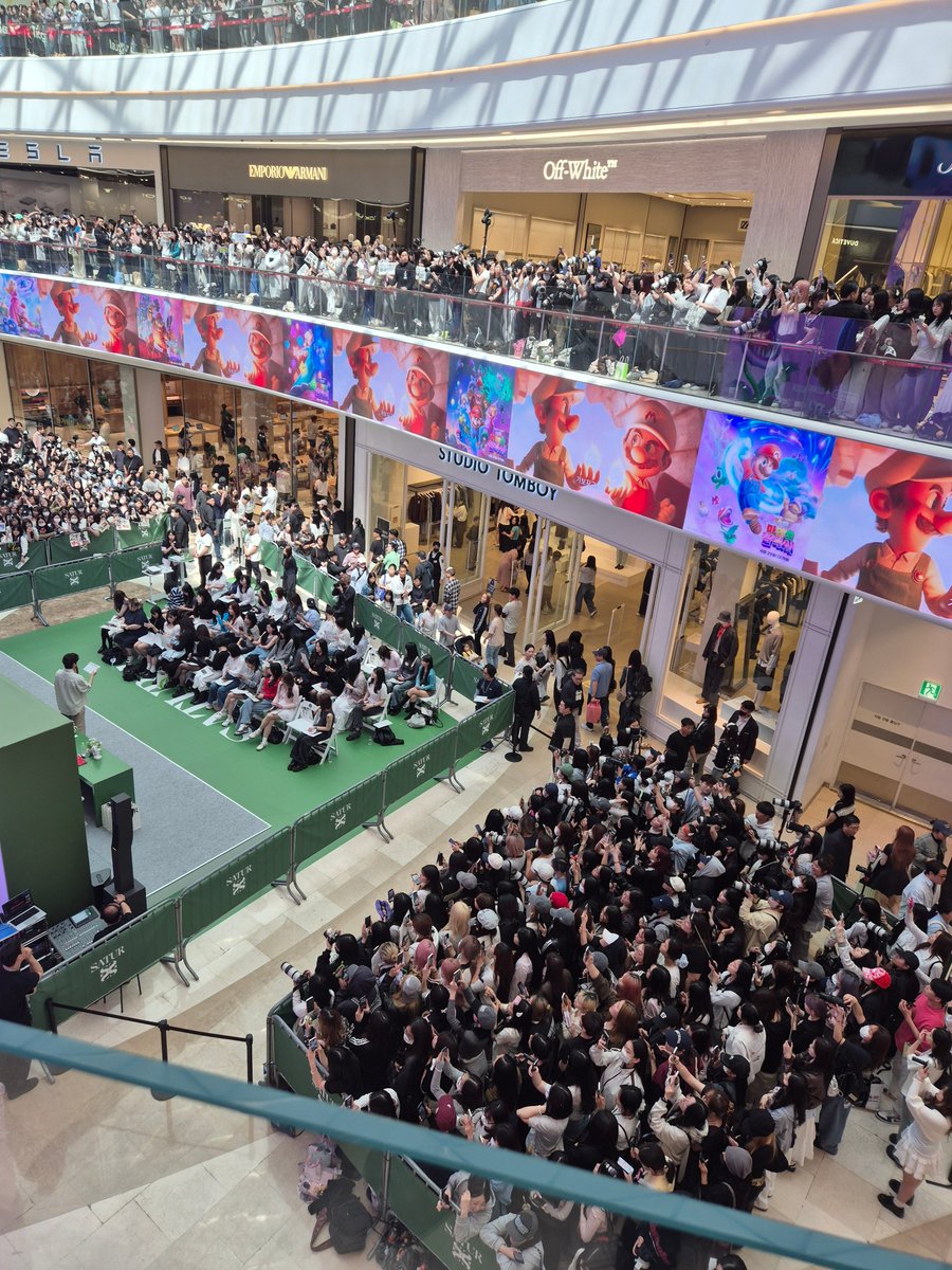 실시간 하남 스타필드래요😆
가지마세요!!! ㅋㅋㅋㅋㅋㅋ