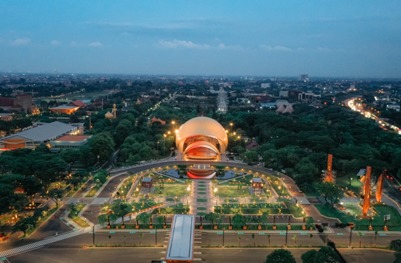 NasionalBerita_'s tweet image. Sambut HUT Ke-51, TMII Tebar Diskon Tiket 51 Persen 

#beritanasional #TMII #HUT #beritaterkini        

beritanasional.com/detail/136677/…