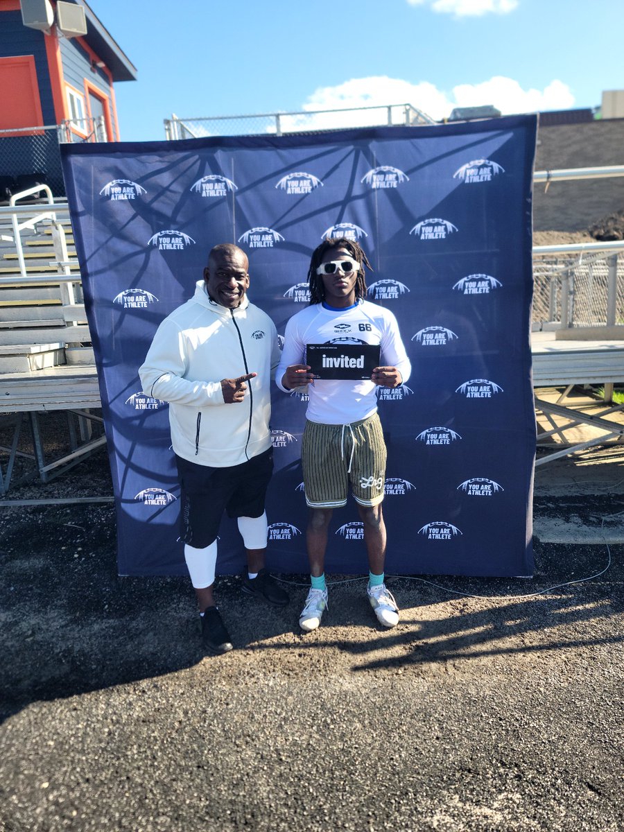 NFL_ATHLETEFR's tweet photo. Thank you to @youareathlete for a great camp!! Blessed to be invited to the All American Showcase in Houston, TX.  @coachdevon_reed @CoachD_Will @CoachH_PR @robkingscouting @PrepRedzoneIL https://t.co/O2cL70M82W