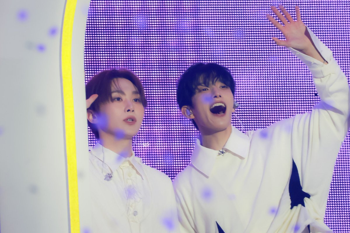 260418 소야곡 on stage

#승관 #부승관 #SEVENTEEN #スングァン #세븐틴 #SVT