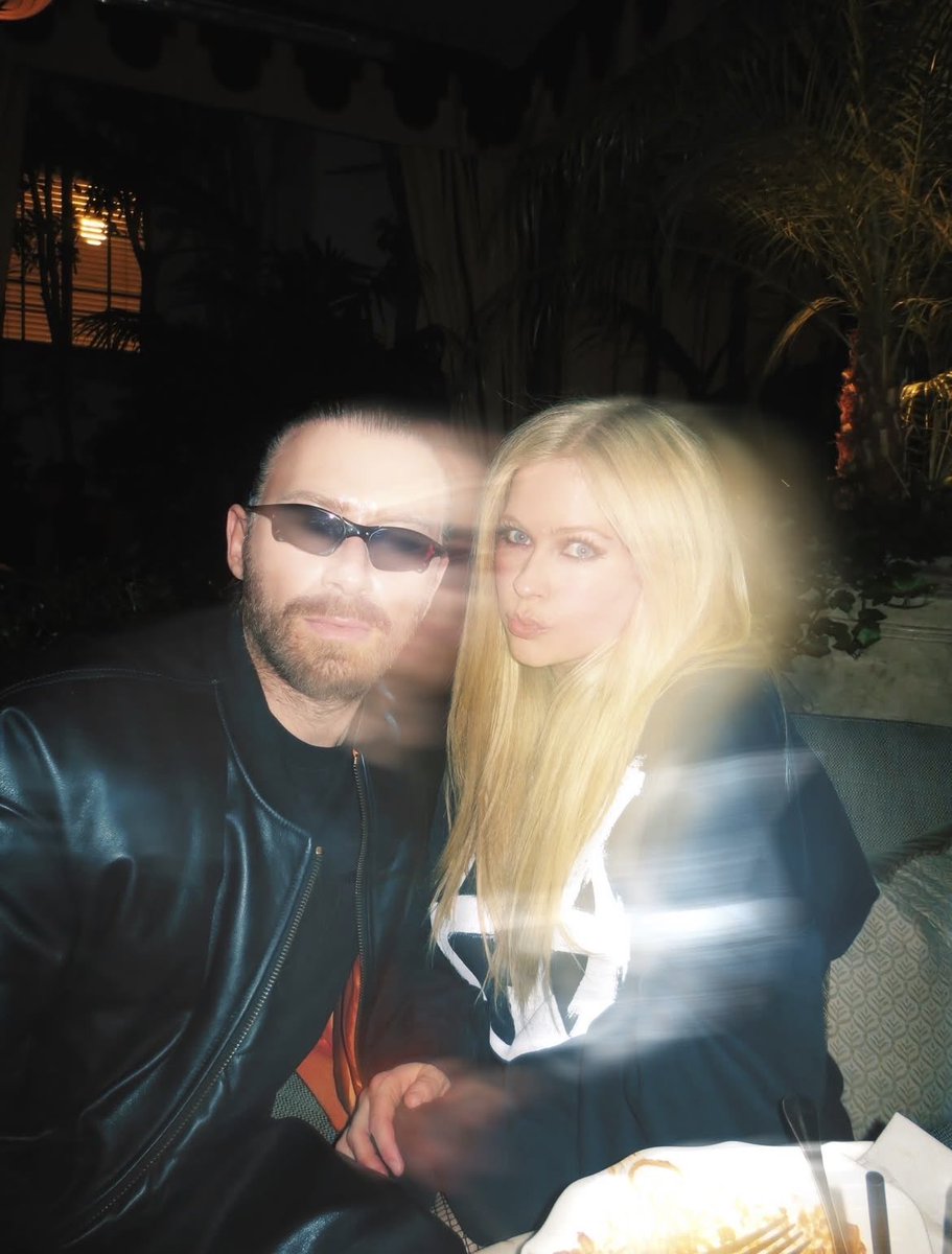 MYSPACEBB's tweet image. [#RANDOM] Celebridades no Show do BIGBANG no Coachella: Confira a lista de algumas personalidades que foram vistas na apresentação do grupo:

• Ariana Madix
• Avril Lavigne
• Chase Hudson
• Guram Gvasalia
• Jayna Hughes (Now United)
• Landon Barker
• Lisa e Rosé