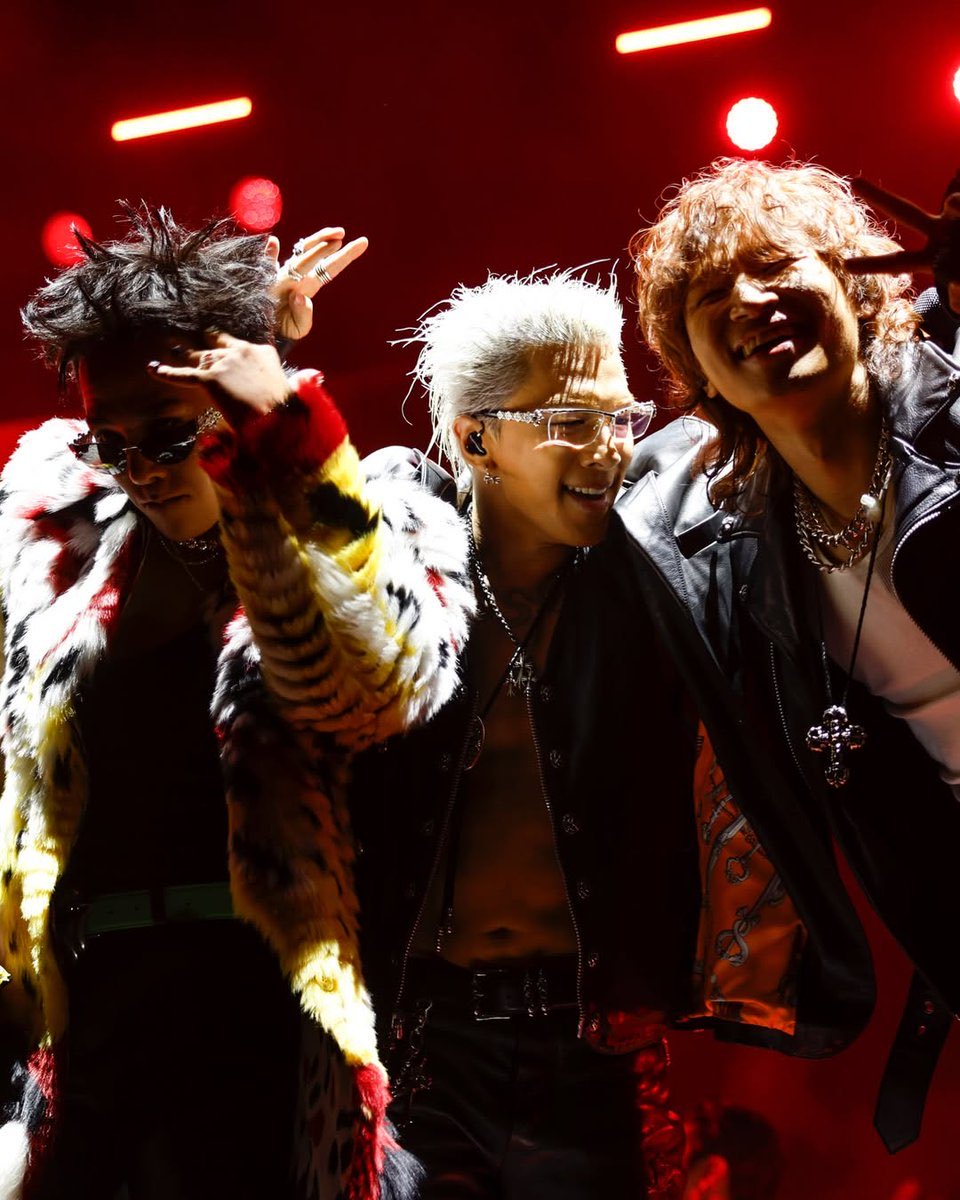 MYSPACEBB's tweet image. [#RANDOM] Celebridades no Show do BIGBANG no Coachella: Confira a lista de algumas personalidades que foram vistas na apresentação do grupo:

• Ariana Madix
• Avril Lavigne
• Chase Hudson
• Guram Gvasalia
• Jayna Hughes (Now United)
• Landon Barker
• Lisa e Rosé