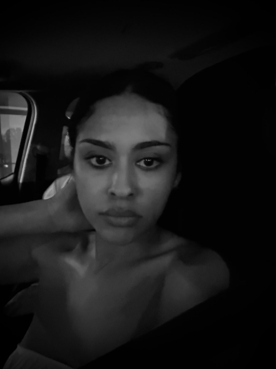 The28thVault's tweet image. Get used to the view. 🥂

#findom
#paypig