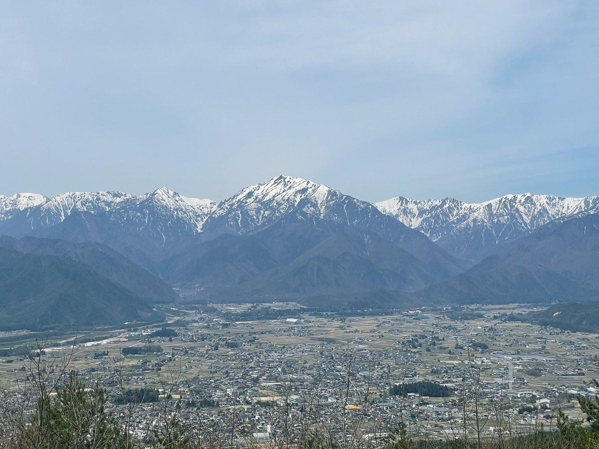 普通に町の向こうが日本アルプス