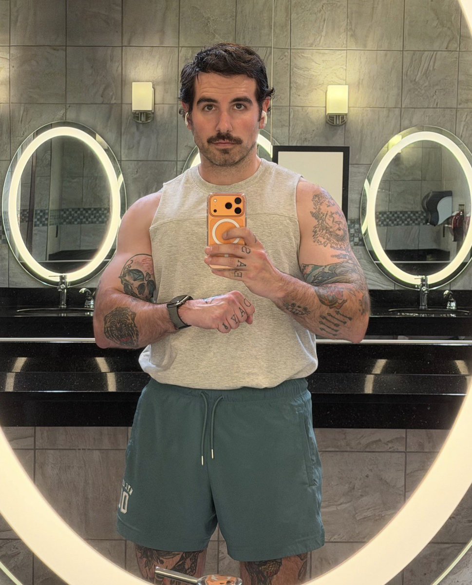 Local Boy tweet media