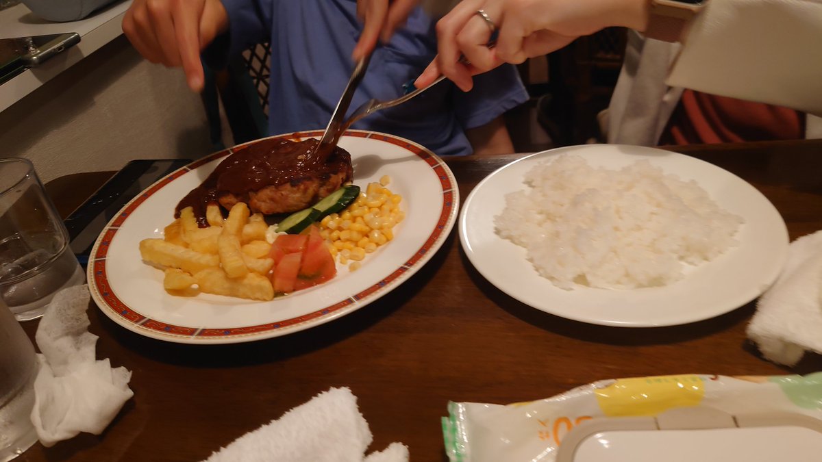 3ay92toshi's tweet photo. 昨日の夕飯、秩父の帰りに寄居で、美味しい食事の出来る喫茶に行きました。
自分が、独身の頃から行ってるので、20年以上はあるお店だと思われます。
寄居二行った時は出来るだけ寄りたいです、 https://t.co/nbC5F6MAQg