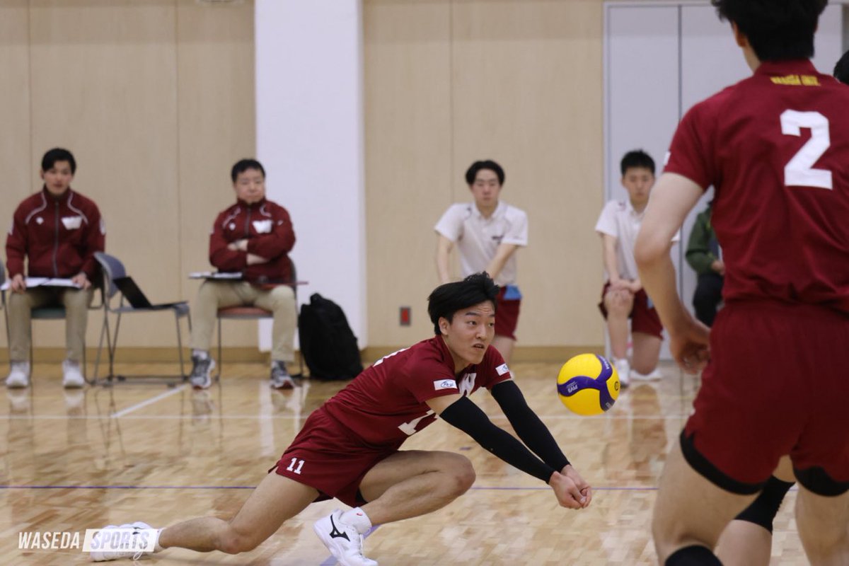[男子バレーボール] 春季関東大学リーグ戦

○早大３－０日体大（25-19、32-30、25-19）

第１セットを差をつけて制すると、２セット目は一進一退の激戦に。エース小野が打ち切りセットを取ると、３セット目は終始リードしストレートで勝利した。
　
#sousupovolleyball #waseda #早稲田バレー
