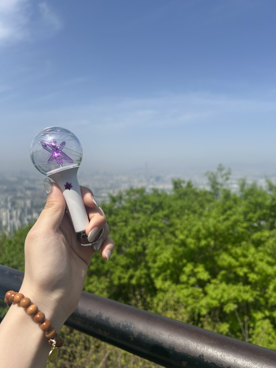 __mj777's tweet photo. 빈아! 따뜻한것에 있나보네 다행히다 
보고싶었으니까 만나서 행복했었어용🌙🐱
#문빈 https://t.co/Xa1LxRpZGG