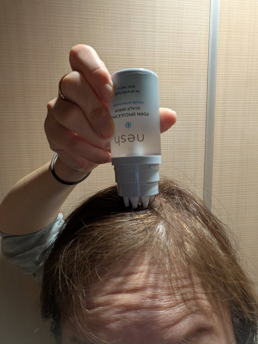 P0133779017443's tweet photo. 頭皮の老化・薄��が気になるお年頃
韓国の薬局で購入できる機能性頭皮セラム【PDRN スピチュールショットスカルプセラム】使用中 。
片手でできるポンプ式続けやすい🩷
#ネッシュ #ネッシュ頭皮セラム #脱毛セラム #頭皮老化 #頭皮ケア #アンチエイジング #ネッシュ https://t.co/SPgBf07w6b