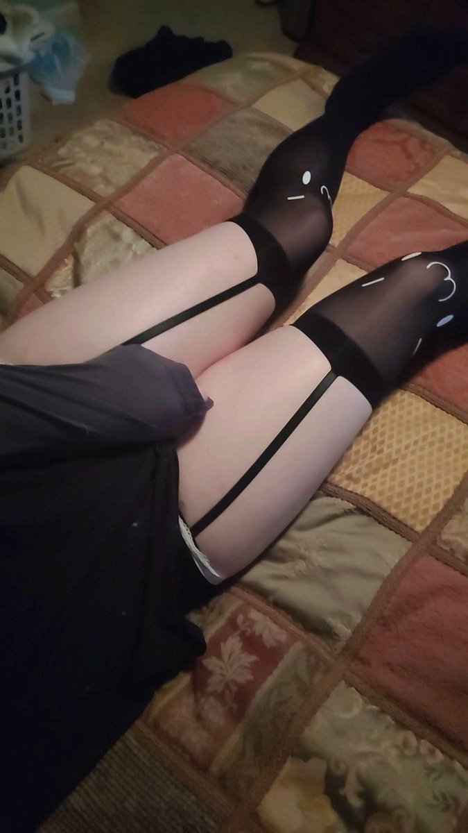 ringo404_'s tweet photo. quit staring pervert >:3 #femboy #nsfwtwt https://t.co/vghLrJFI0u