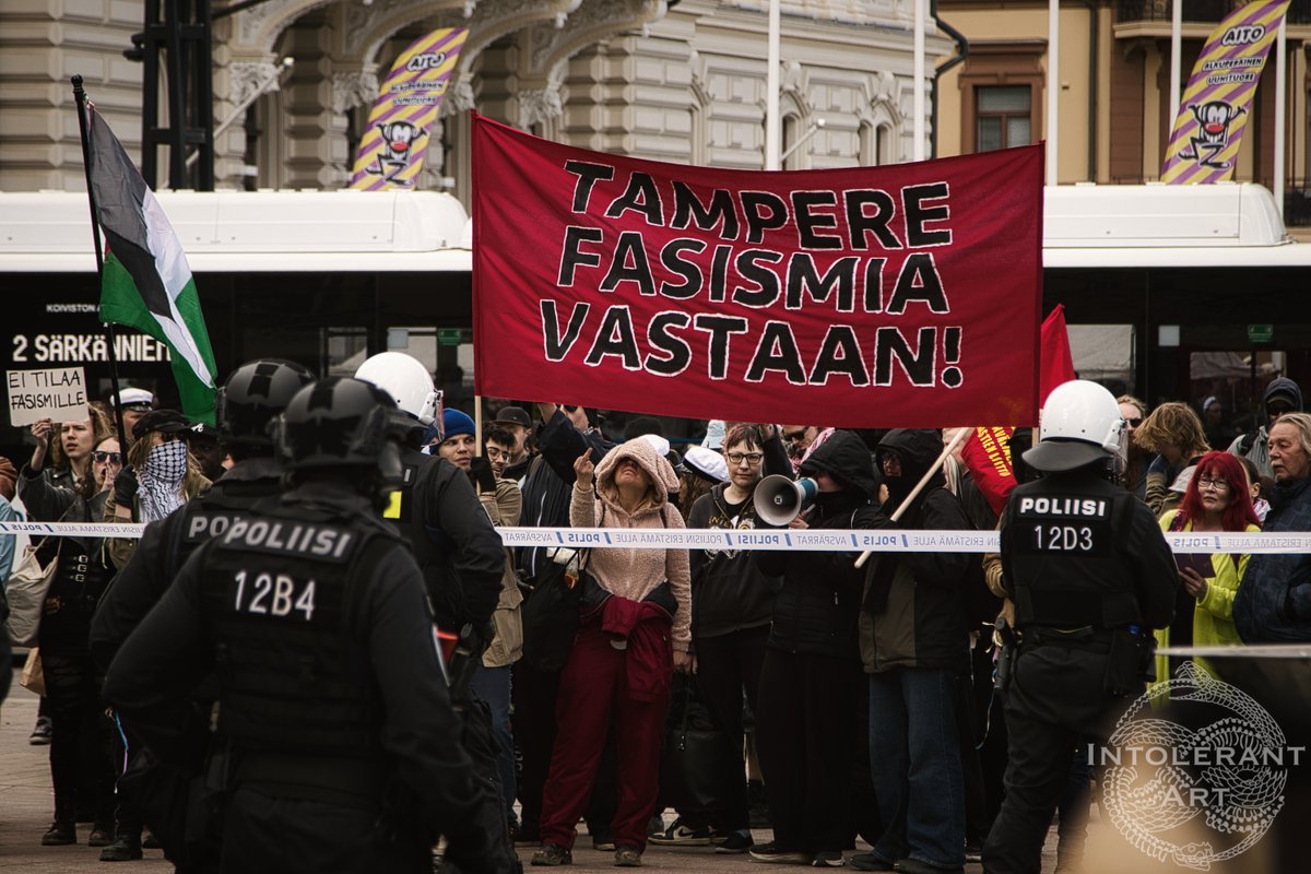 Sinimusta Liike tweet media