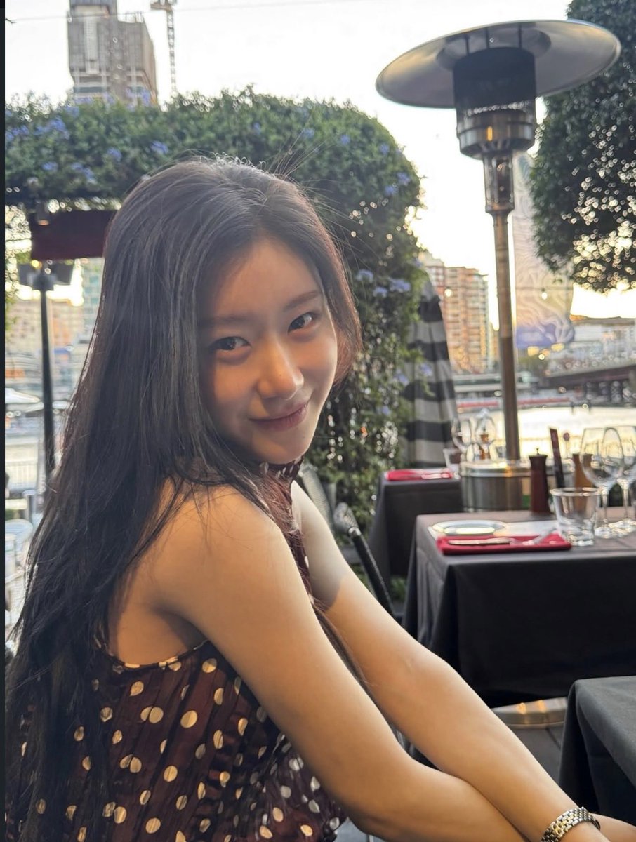 chaeryeong love bot 🤖 tweet media