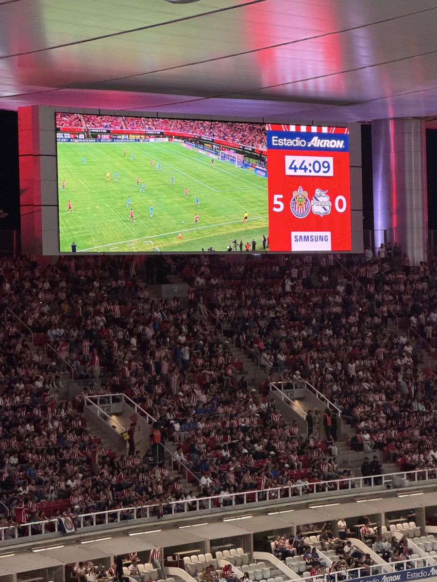 jala1806's tweet photo. 5-0 que pena nos hizo pasar en el Akron, no es el marcador, es la indiferencia, es la falta de garra, de espíritu; ya no es el partido, es la temporada, es la época; ya que termine esta masacre que han hecho de nuestra adorada franja https://t.co/FO0GqtUEt4
