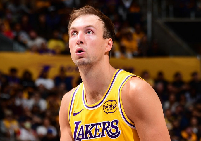 iris! 🏳️‍⚧️ tweet media