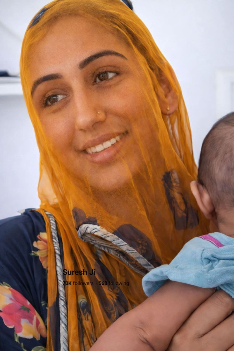 आज इनका पति ras टॉपर है 🎉

दुनियां चाहे इस घूंघट को गुलाम कहे लेकिन संस्कृति में सबसे उत्तम है
आज इनकी मर्यादा और मेहनत रंग लाई 
दिनेश विश्नोई RAS टॉपर ।।

बाकी कुछ महिलाओं के पति चपरासी बनते ही घूंघट फैंक देते हैं।।