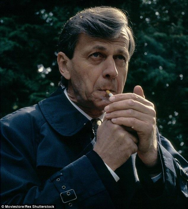 CompSciFutures's tweet photo. OMG, reading my feed is like reading an issue of #NexusMagazine in the 80s or watching #XFiles in the 90s sometimes. I swear I'm not one for #Conspiracies normally! #CancerMan. https://t.co/T1WBtDFVqt