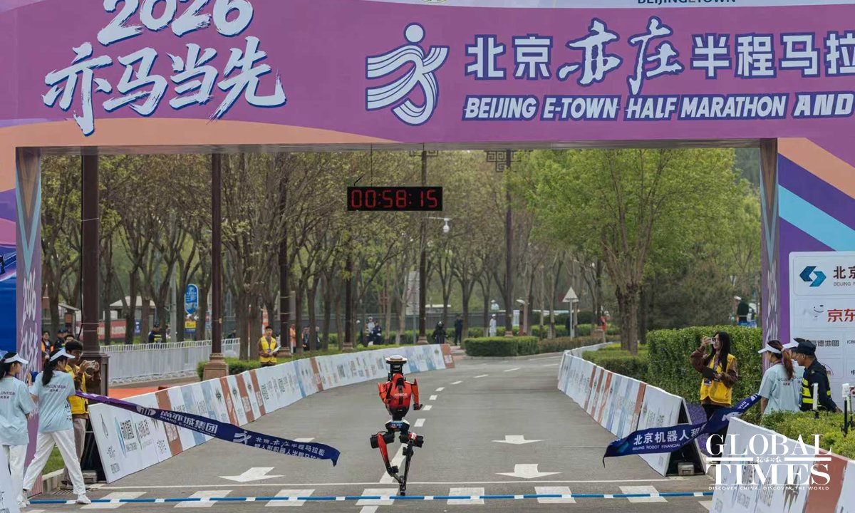 globaltimesnews's tweet image. The second #humanoid robot half marathon took place in Beijing E-Town on April 19, 2026. Over 100 robot teams participated, including five international teams. A remotely controlled "Lightning" robot from the Honor team was the first to cross the finish line, clocking 48 minutes