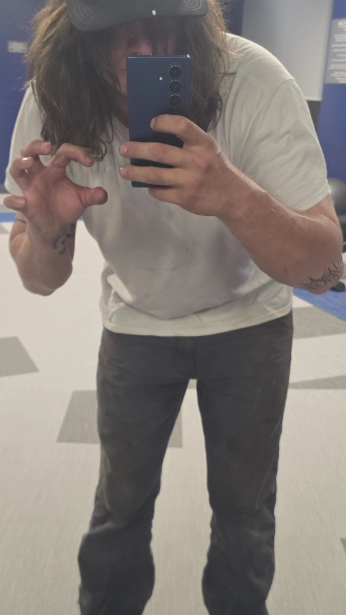 Nexttonone123's tweet image. Lil Crazy but fun first date idea :3 I drive you to a guys place and take care of u afterrr, then give u flowers and go out to dinner and treat u all nicely :D 

#single #cuck #nsfw #femdom #buying