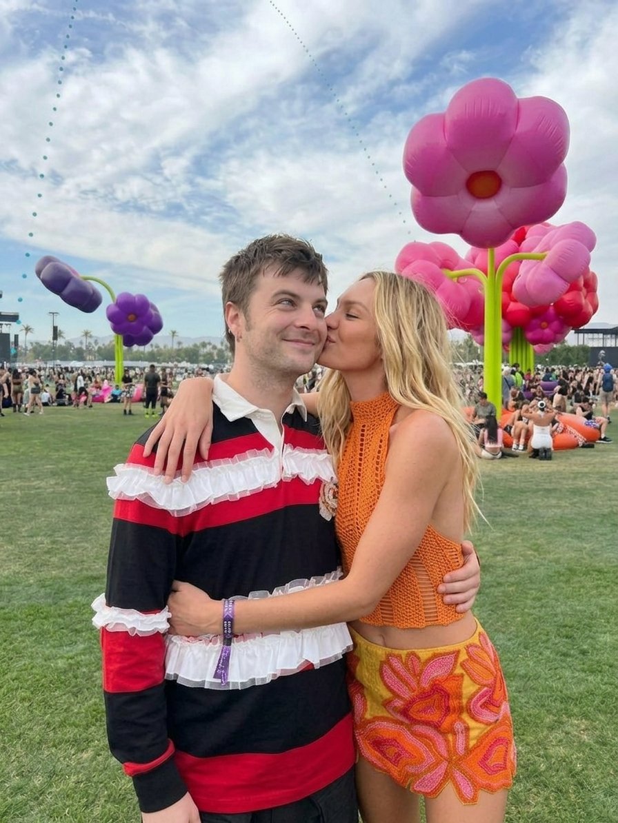 xngelcandice's tweet photo. ⠀⠀
⠀⠀⠀⠀⠀  𝖫𝖺𝗎𝗀𝗁𝗌, 𝗁𝗎𝗀𝗌, 𝖺𝗇𝖽 𝖺 𝗅𝗂𝗍𝗍𝗅𝖾 𝖿𝖾𝗌𝗍𝗂𝗏𝖺𝗅 𝖼𝗁𝖺𝗈𝗌

⠀⠀⠀⠀   #VSAngelOasisrp | #CoachellaRP2026 https://t.co/RyDCNCxUj4