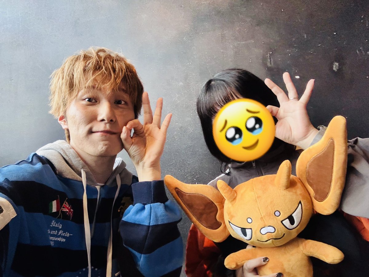 amurena_47's tweet photo. 余韻ってことで、、
あっちゃんイケメンでした🥹🫶🏻
生であいちゃん聴いて涙流れるくらい泣いた🥲
幸せな時間をありがとう👍👍

#AMUGIRI単独ツアー
#生ぎり
@comamugiri0123 https://t.co/eAIIIAvQuV