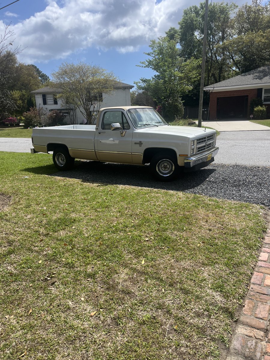 RyanGMagee's tweet photo. 1 decision I will never regret is purchasing this fine America made C10……driving this is therapy https://t.co/z2MoM0U7g4