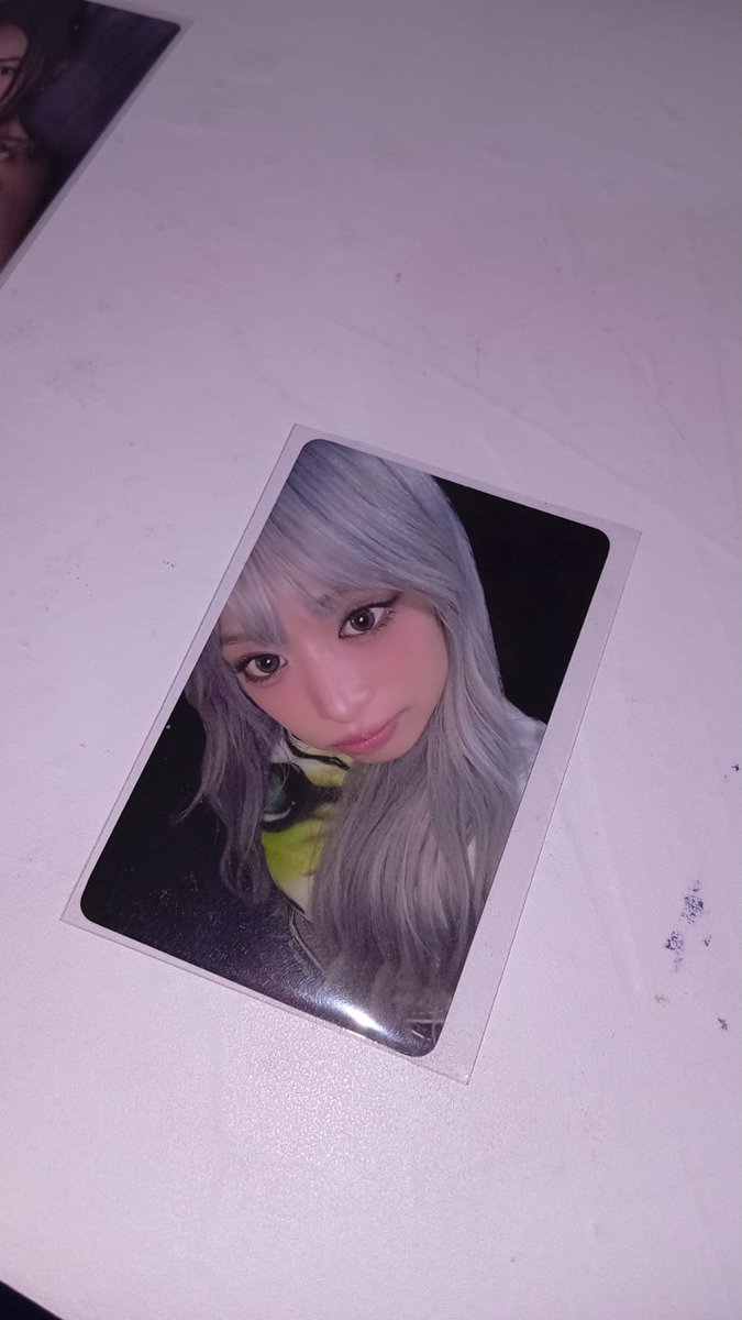 ninisyuh's tweet photo. feedback extremamente positivo para a @sweet_nayeonn que organizou a primeira caixinha mercari da minha vida e foi extremamente perfeito, ela sempre foi bem educada comigo , sempre avisando as atualizações da caixa e chegou bem rápido e teve muita organização obrigada Maysa ! 🤍 https://t.co/eK5gcGEwMC