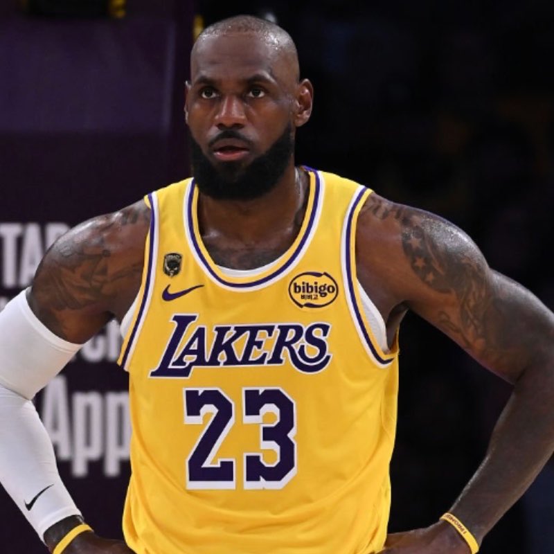 Lakers Lead tweet media