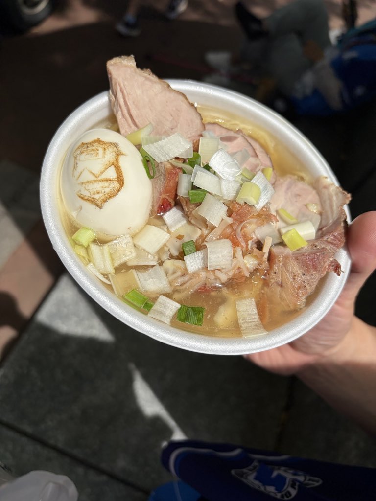 初の麺百式！
やっと食べられました🥰✨
美味しい🤤
#アスルクラロ沼津 
#アスルキッチン
#麺百式