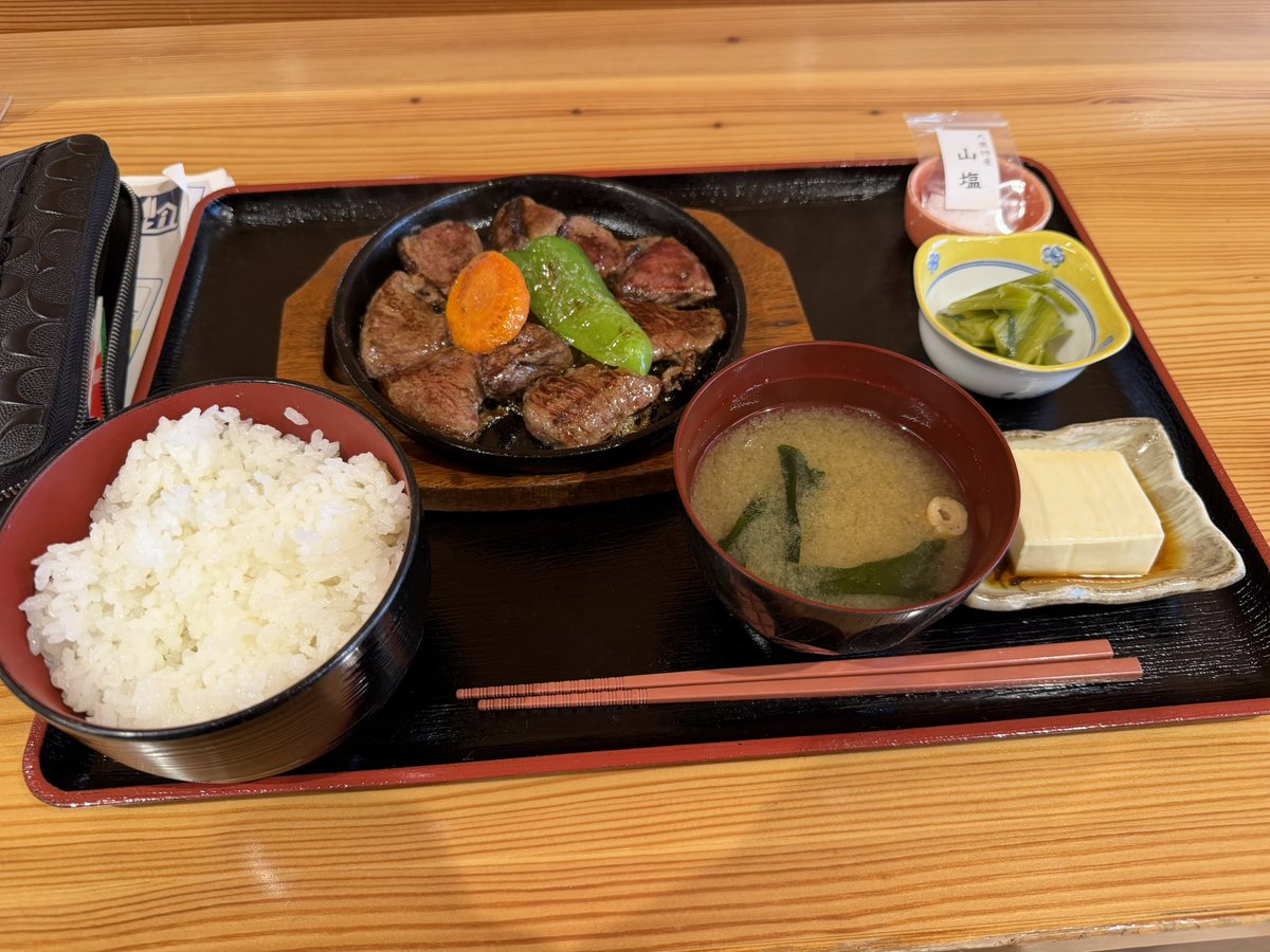 ショウマ tweet media