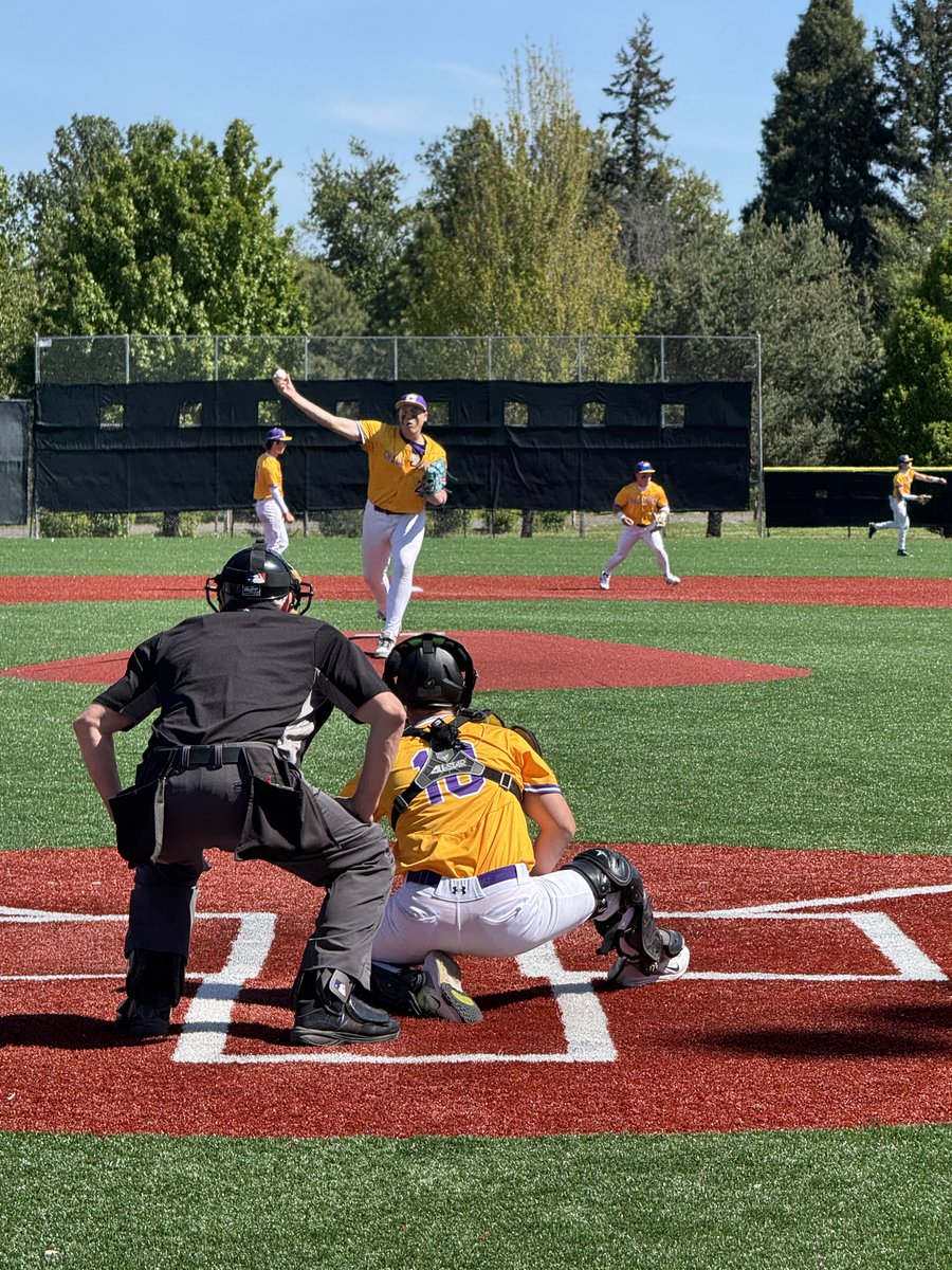 BlakePatereau's tweet image. Staying in the groove so far this season! I pitched a 5 inning run-rule no-hitter to help stay undefeated in league play with our game 1 of 2 Doubleheader win! 1 walk and 12 K's while facing 17 batters. FB at 84-85. I was also 1-1 w/ 2 RBI's and 1 BB. #ClassOf2028 #ORBaseball