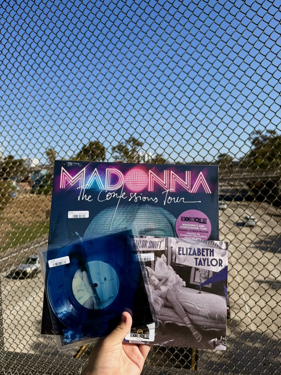 elsunombrees tweet media