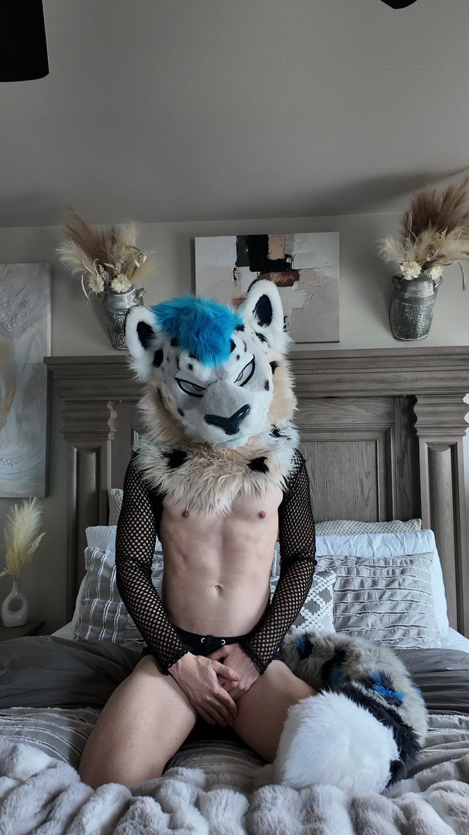 swifty_the_snep's tweet image. Well… it’s not gonna service itself~ #furry #Fursuit #furries #furrycommunity #fursuiteveryday