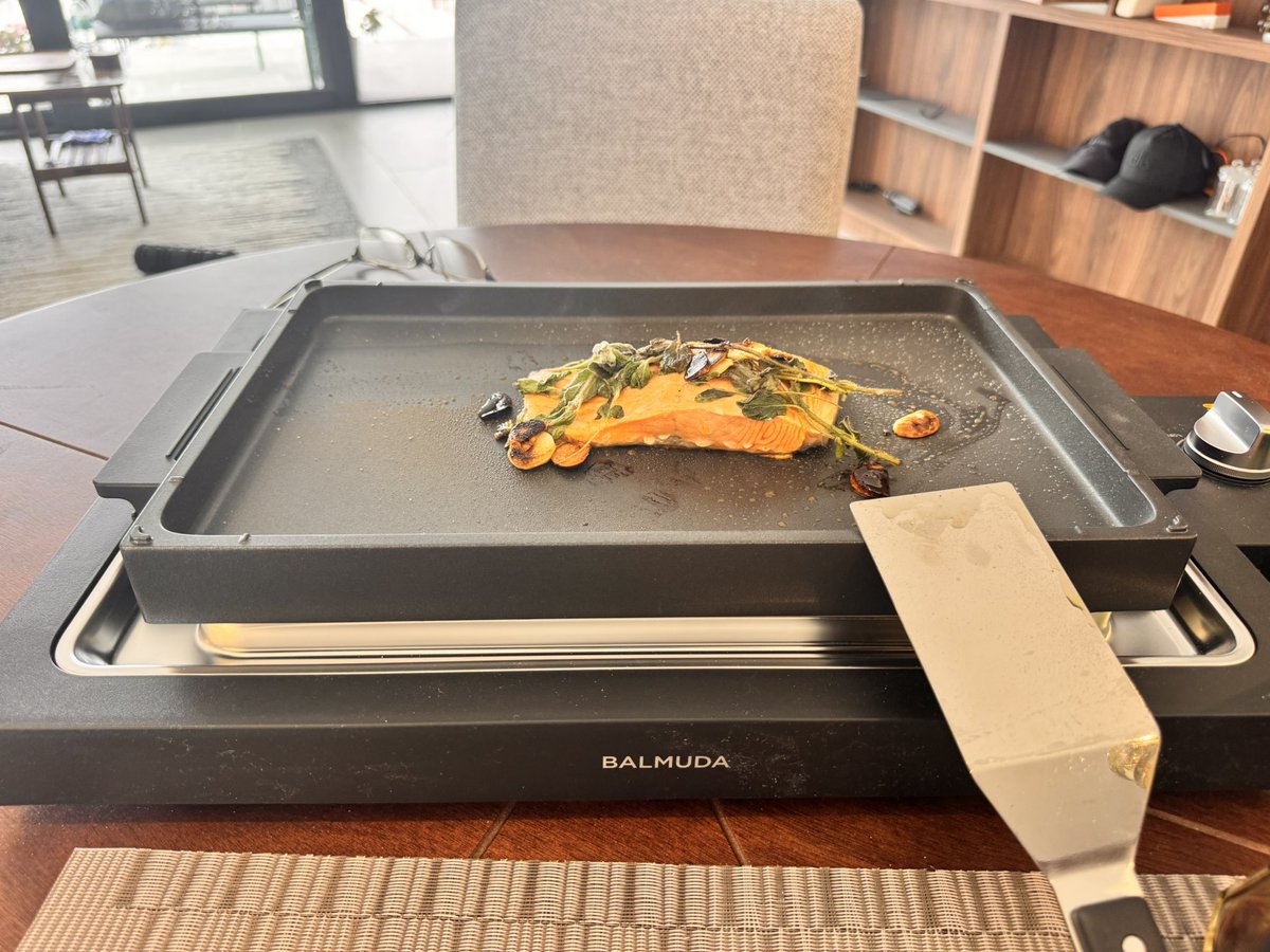 PEROLIN_T tweet media