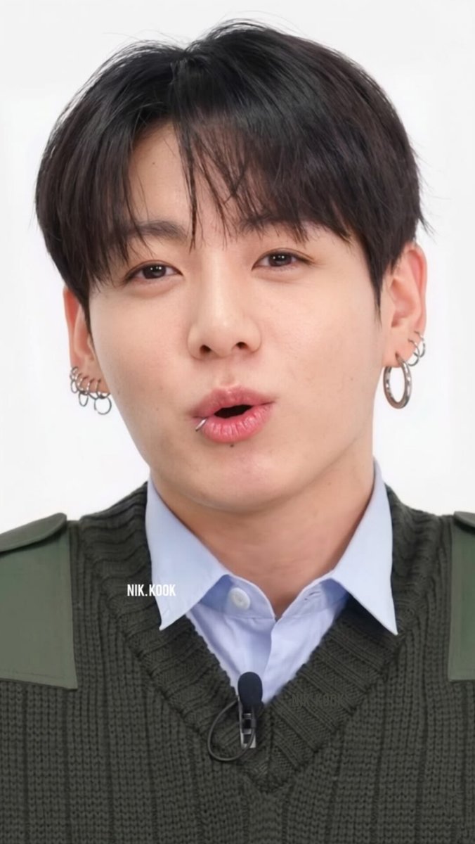 heart_for_gguk's tweet photo. JUNGKOOK pout 😝 https://t.co/Rn257MXh4l