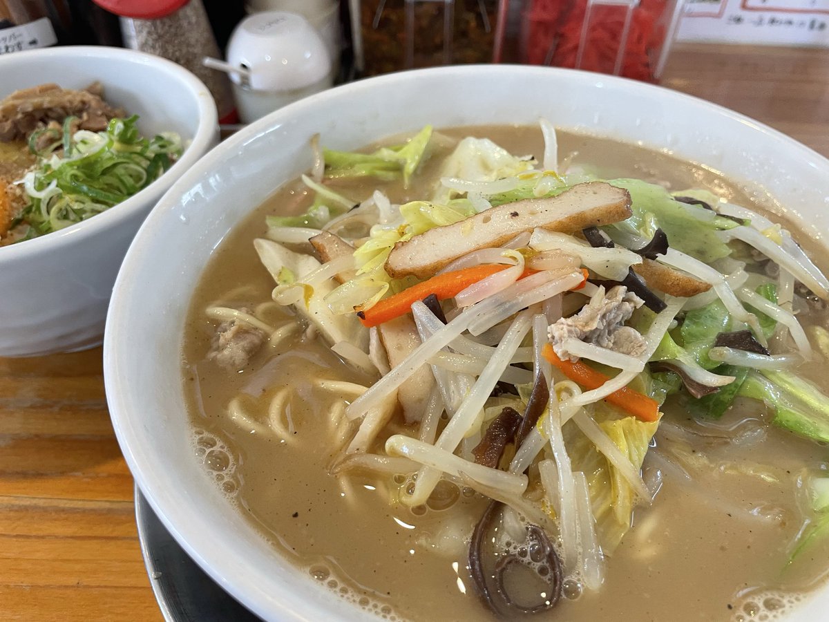 こんにちは😃
晩ご飯と昼ごはんの連携です。

もうお腹いっぱいです😋
#さば
#ちゃんぽん