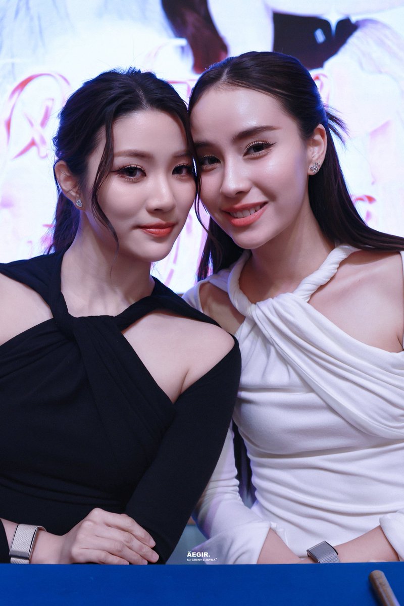 จำนวนประเทศที่มาช่วยเทรนมีเพิ่มมากขึ้น ขอบคุณบ้านเล็กบ้านใหญ่ทุกๆแอคเลย สามารถช่วยกันได้ตามความสะดวกนะคะ ขอให้มีความสุขในทุกๆวันค่ะ Let’s fall in love with GinJay together ☺️

GINJAY FALL IN LOVE IN HZ   
#GinJay1stFMinHangzhou 
#ginnynatnicha #aangelinaass #GinJay