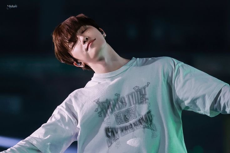 sunshine channie ☀️🦦 tweet media