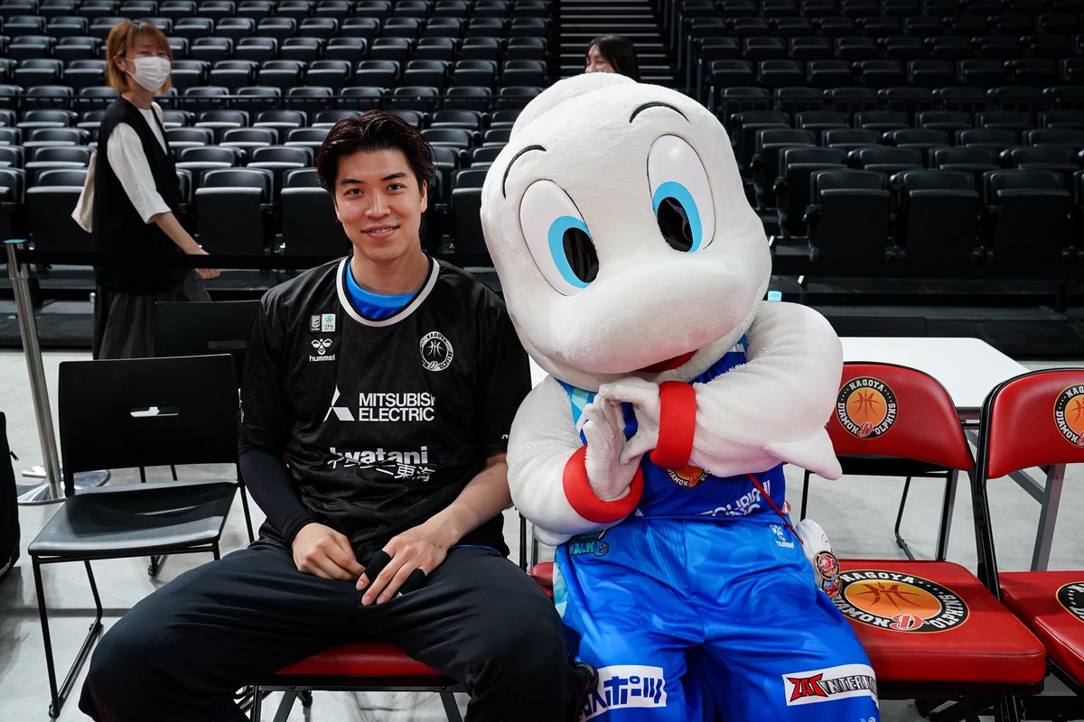 ディーディーもドラクエコラボユニです🐬💙 #佐藤卓磨 選手 #ディー