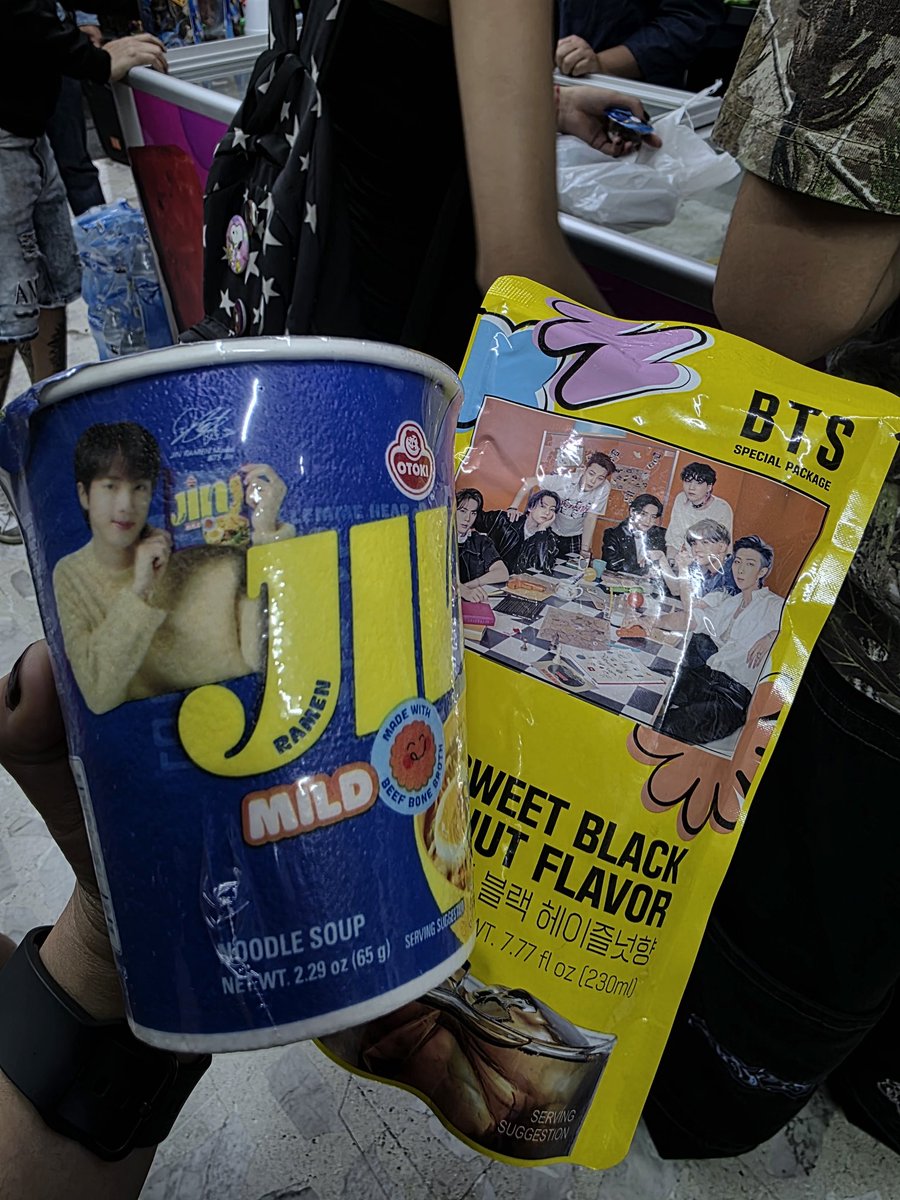 hoy ganó el consumismo army