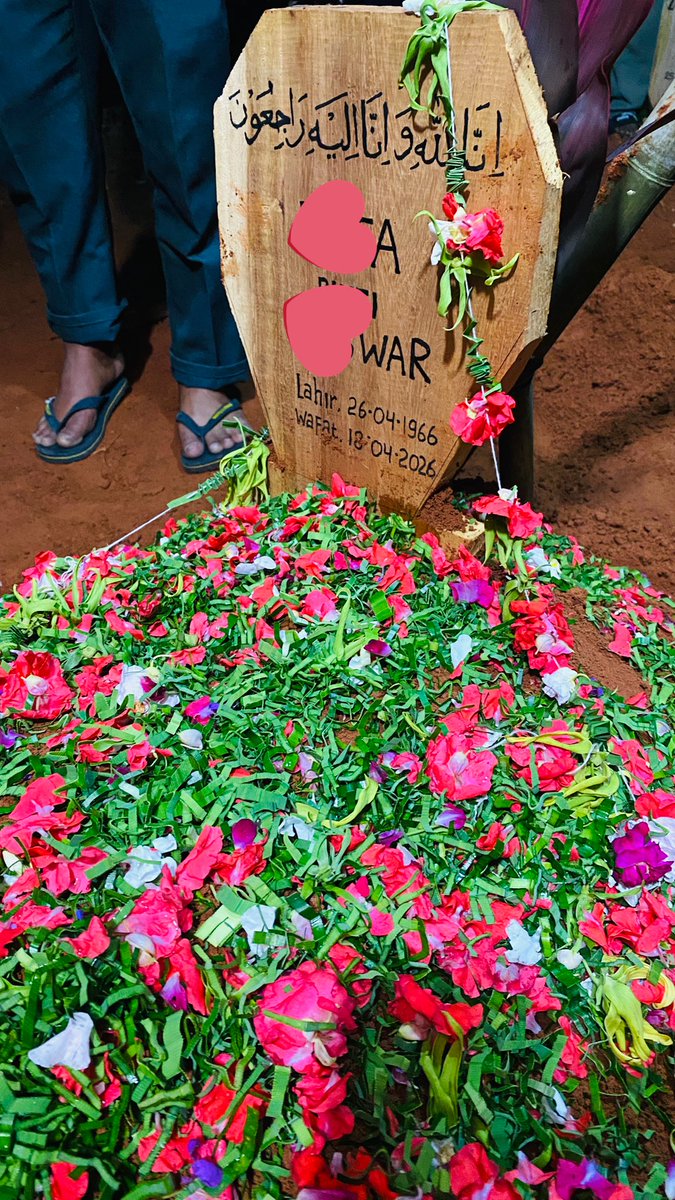 Liv Lixie tweet media