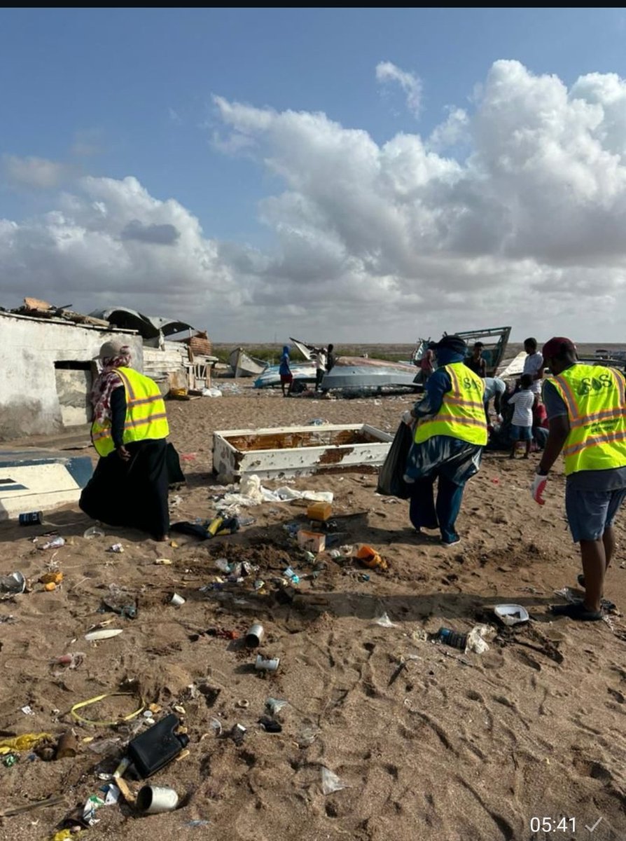 MedRobleh3's tweet photo. SOS ENVIRONNEMENT DJIBOUTI À OBOCK
Chers amis, je vous remercie pour le succès éclatant de cette journée citoyenne. En retirant plus de 3 tonnes de plastique des côtes d’Obock, vous avez fait preuve d'un civisme exemplaire. Un grand merci à la SCA pour tout son soutien. https://t.co/lAPBB24zG6