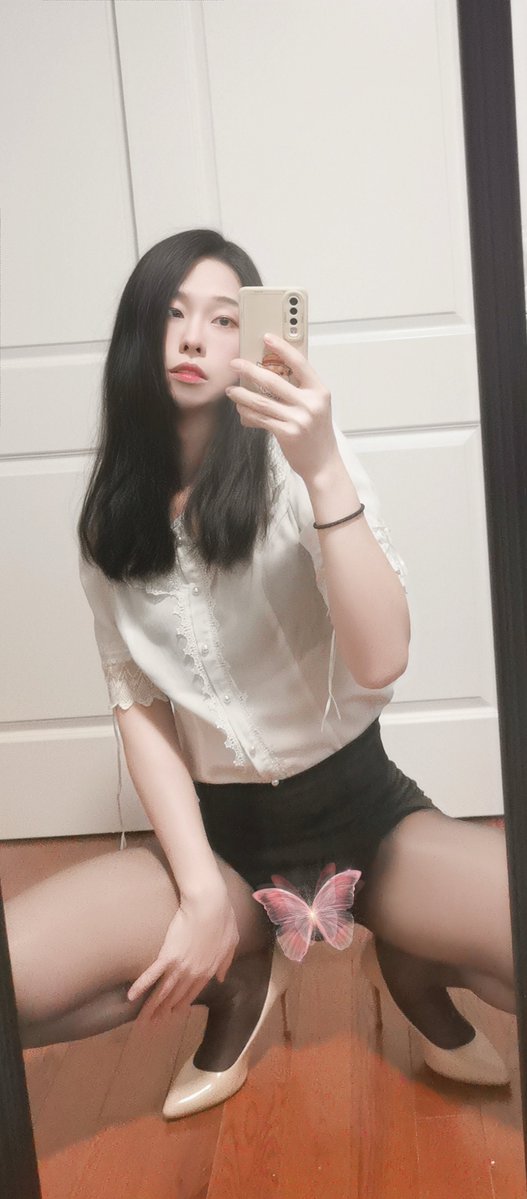 这包臀裙一个劲儿地往上跑啊！？🫣🥵🤫 #男娘 #男の娘 #偽娘 #femboy #cd #黑丝美腿