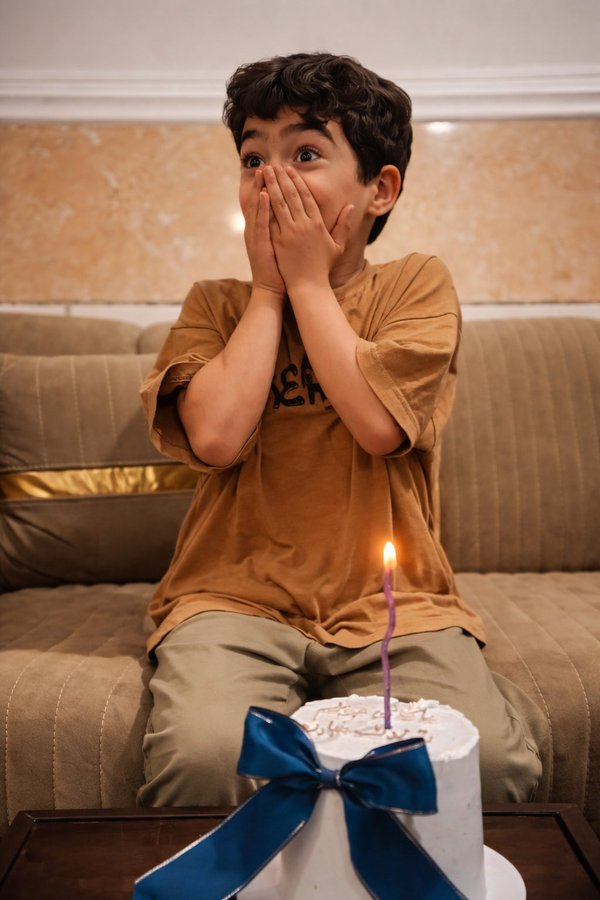 This little boy is Makan Nasiri.
Makan was murdered in US attack on Minab school. 

After ~50 days of searching, his case is closed. Authorities were unable to find his body for his grieving parents. This is the liberation Trump promised Iranians.