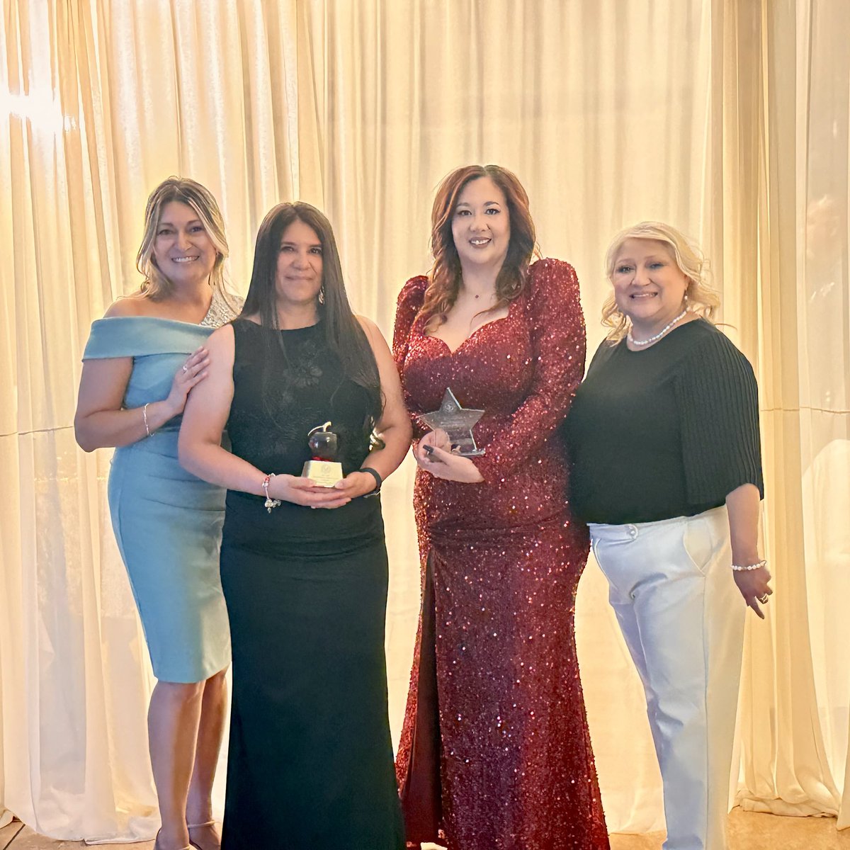 Concetala's tweet photo. Alarcon is celebrating tonight!!! Two vey deserving colleagues were honored tonight as San Elizario's Teacher of the Year Mrs. Magallanez and Professional Employee Year Mrs. Murphy! Alarcon is lucky to have you!!! #wearesomosSanEli @mruiz_SEISD https://t.co/TpT5OghTjW