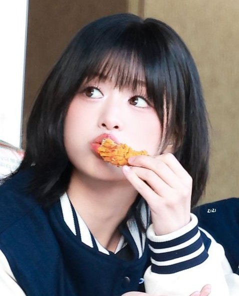 JM_BMBABY's tweet photo. ในมือลูกกุมีเเต่ของกิน2555555555 https://t.co/4sftnb2cbl