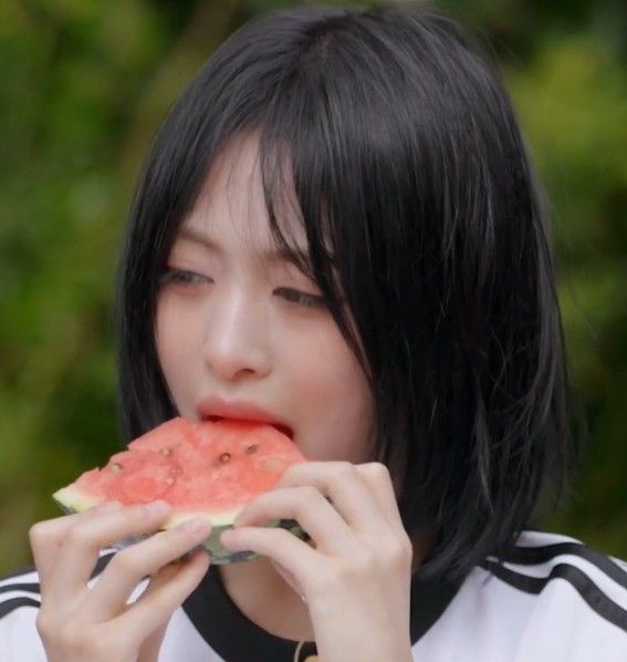 JM_BMBABY's tweet photo. ในมือลูกกุมีเเต่ของกิน2555555555 https://t.co/4sftnb2cbl